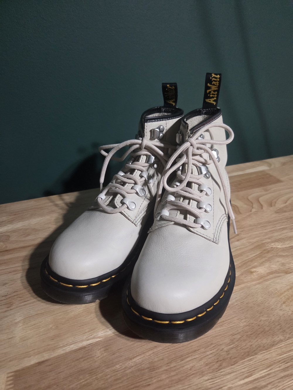 Dr. Martens 101 Hardware Virginia Leather Ankle Boots – Bone/White
